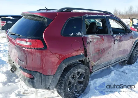 2015 Jeep Cherokee Trailhawk z USA, uszkodzony, nr VIN 1C4PJMBS7FW588065